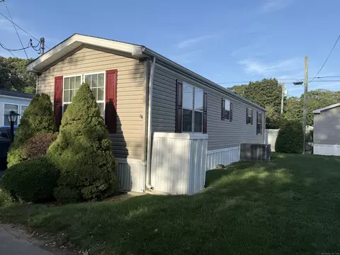 50 Broadway Rd N, Westbrook, CT 06498