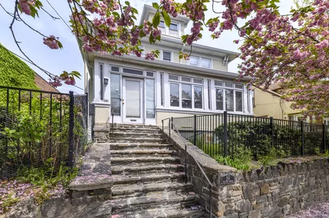 291 Delavan Ave, Greenwich, CT 06830