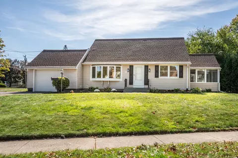 25 Fowler Dr, West Hartford, CT 06110