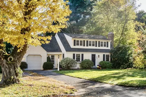 124 Ridgewood Rd, Glastonbury, CT 06033