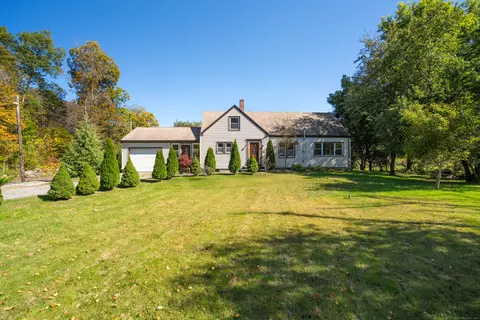 106 Tripp Hollow Rd, Brooklyn, CT 06234