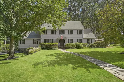 90 White Oak Rd, Fairfield, CT 06825