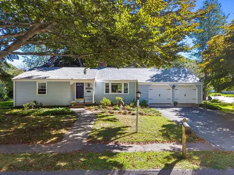 48 Great Hammock Rd, Old Saybrook, CT 06475