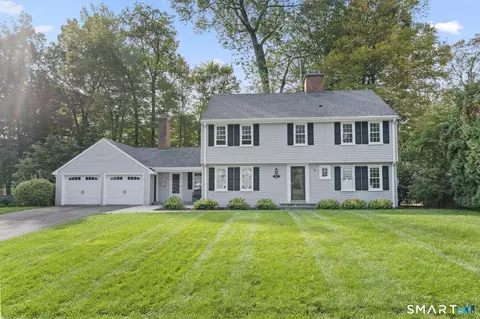 137 Pioneer Dr, West Hartford, CT 06117