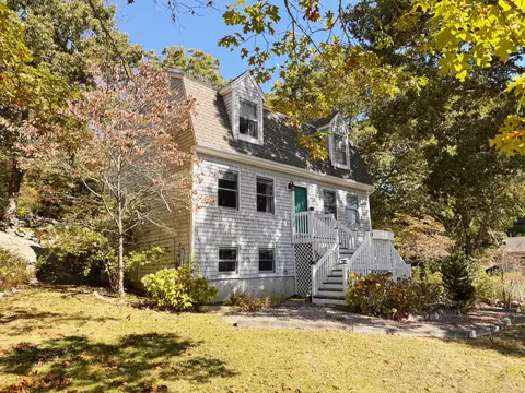 21 W Enterprise Ave, Pawcatuck, CT 06379