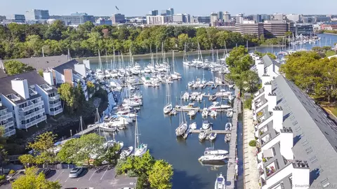 105 Harbor Dr #106, Stamford, CT 06902