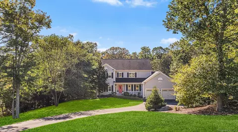 7 Taylor Ridge Rd, Clinton, CT 06413