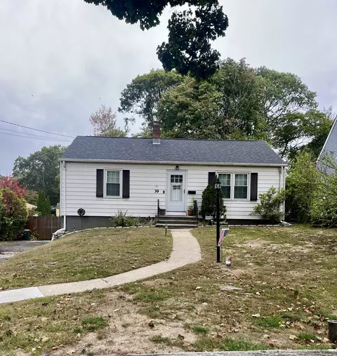 39 Chatham Dr, Norwalk, CT 06854