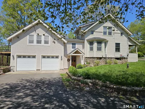 23 N Main St, East Hampton, CT 06424