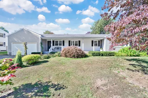 16 Saint Thomas St, Enfield, CT 06082