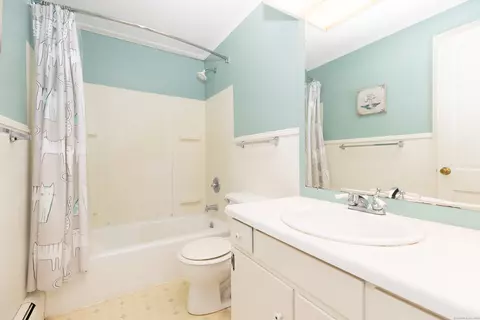 Bath - 33 Forge Dr, Avon, CT 06001 photo 2 of 3