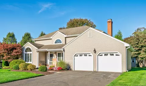 6 Whitney Ct, Cromwell, CT 06416