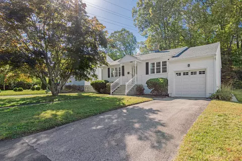 284 Robbins St, Waterbury, CT 06708