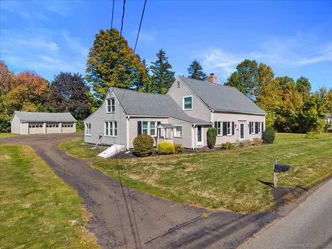 632 N Elm St, Wallingford, CT 06492