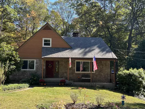 1216 Arbutus St, Durham, CT 06422