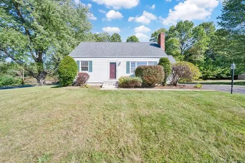 74 Saginaw St, South Windsor, CT 06074