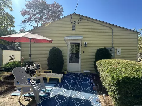 8 Hayes Rd #8, Windsor Locks, CT 06096
