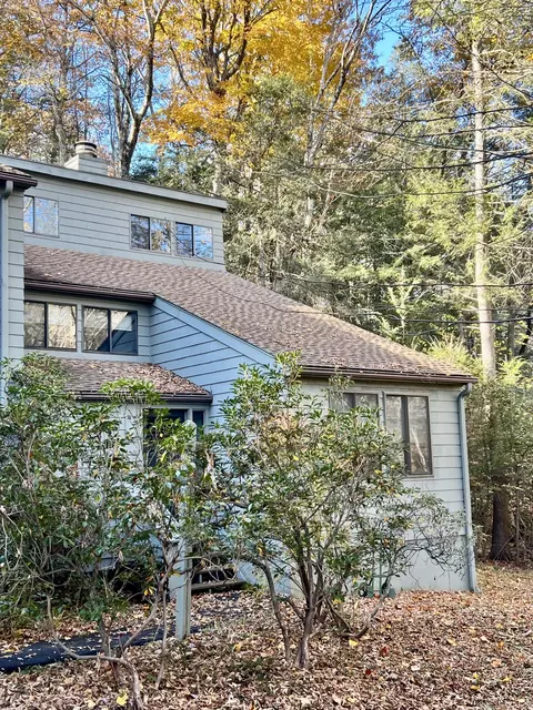 103 Woodside Cir, Torrington, CT 06790
