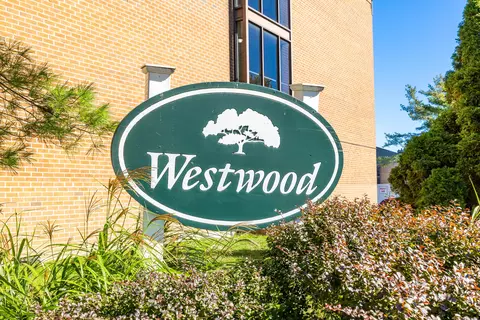 100 Kane St #C5, West Hartford, CT 06119