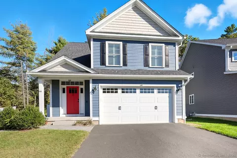 46 Hendricks Ln, Simsbury, CT 06070
