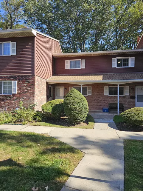 236 Edgemoor Rd #D, Bridgeport, CT 06606