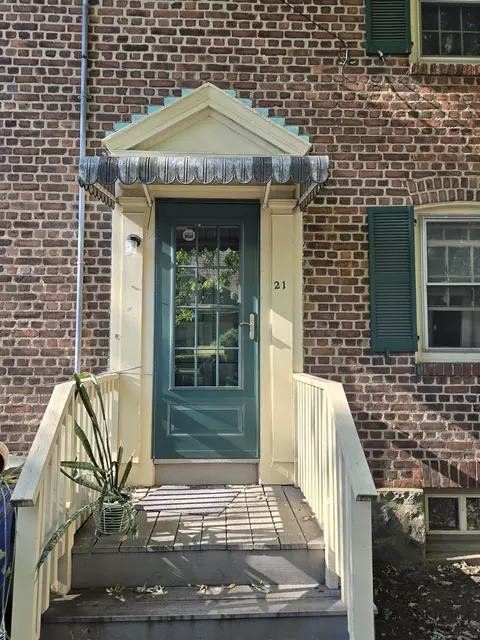 21 Little St, Bridgeport, CT 06604