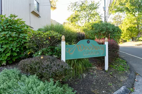 19 Woodway Rd #14, Stamford, CT 06907