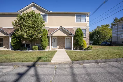 17 Geddes Ter #8, Waterbury, CT 06708