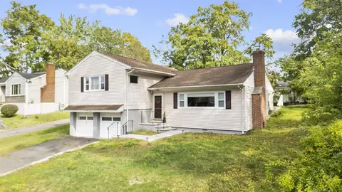 100 Glenvale Ter, Bridgeport, CT 06610