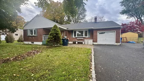 20 Manning St, New Fairfield, CT 06812