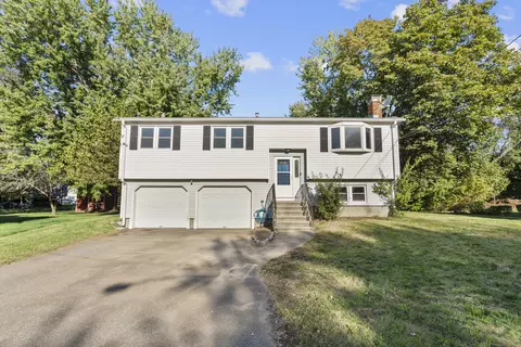 20 Aspen Cir, Milford, CT 06460