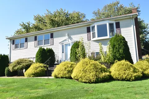 107 Sunnyfield Dr, Windsor, CT 06095