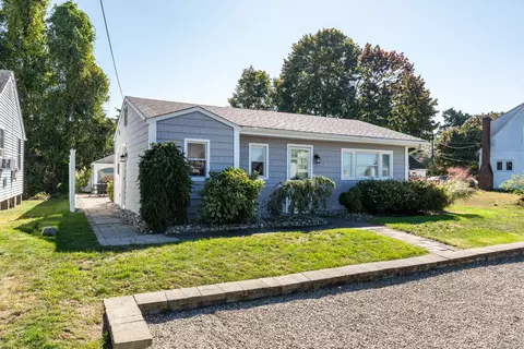 56 Uncas Rd, Clinton, CT 06413