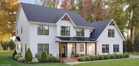 16 Chevas Rd, Avon, CT 06001