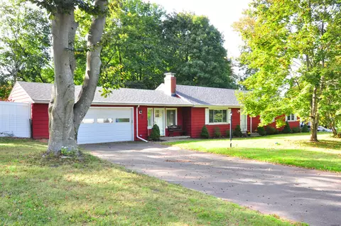 10 Foothills Way, Bloomfield, CT 06002