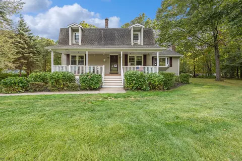 4 Skyline Dr, Prospect, CT 06712