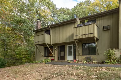50 Quidnet Ct #50, Guilford, CT 06437