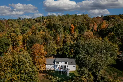 955 Chamberlain Hill Rd, Middletown, CT 06457