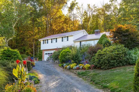 9 Mountain Rd, Granby, CT 06060