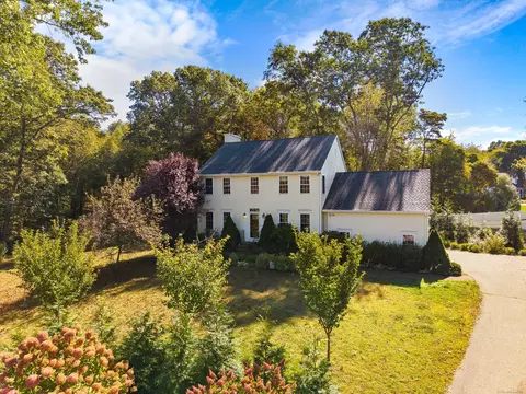 17 Autumn Way, Ledyard, CT 06339