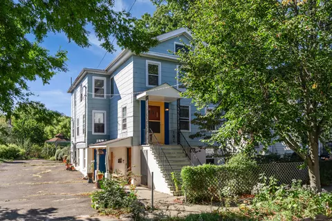 22 Downing St, New Haven, CT 06513