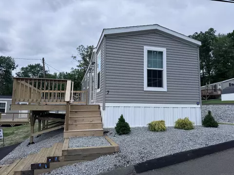 7 Middle Ter, Vernon, CT 06066