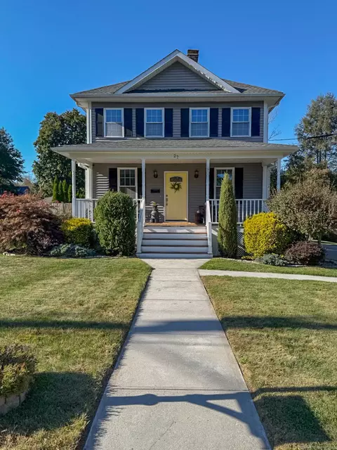 27 Baldwin St, Watertown, CT 06795