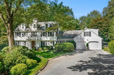 51 Reeder Ln, New Canaan, CT 06840