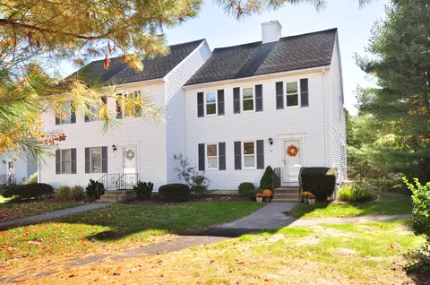 30 Southgate Dr #30, Glastonbury, CT 06073