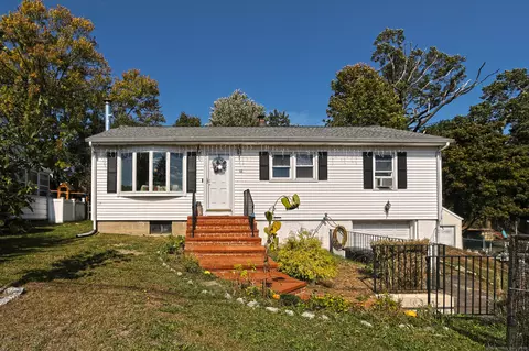 66 Kent St, Milford, CT 06461