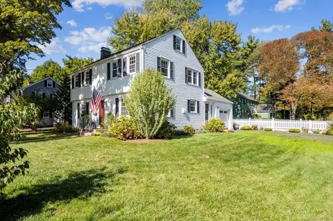 34 Sandhurst Dr, West Hartford, CT 06107