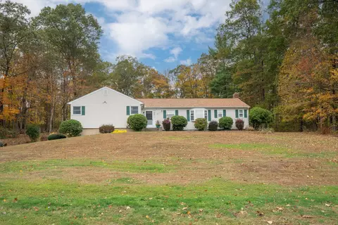 1 Joe-ls Dr, New Fairfield, CT 06812