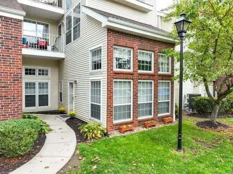 112 Carriage Crossing Ln #112, Middletown, CT 06457