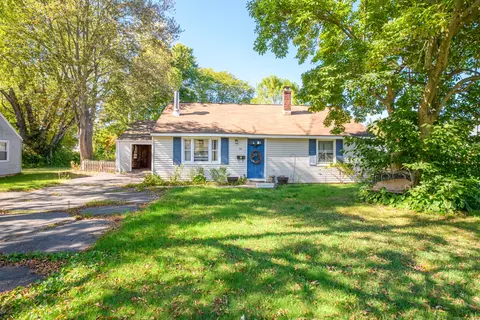 66 Middle Dr, East Hartford, CT 06118